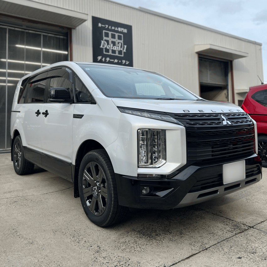 ミツビシ　デリカD:5　高遮熱スモーク施工　WINCOS Premium HCD-10G HCD-20G