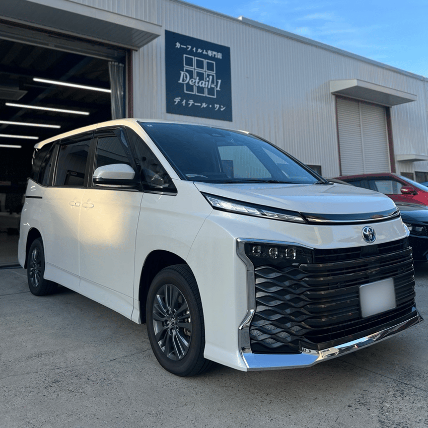 トヨタ　ヴォクシー　カーフィルム施工　セラミックドット対応スモークフィルム