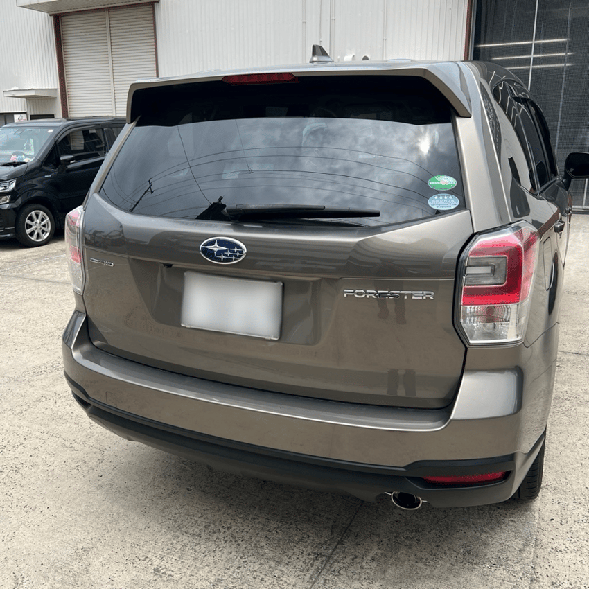 スバル　フォレスター　カーフィルム施工　WINCOS Premium series　リアガラス　施工前