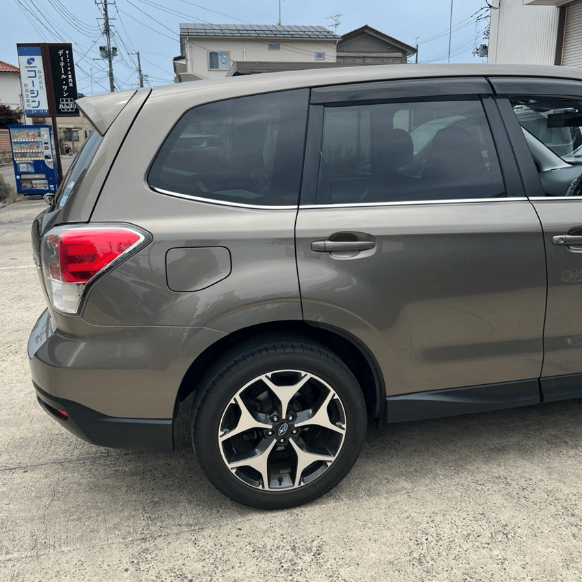 スバル　フォレスター　カーフィルム施工　WINCOS Premium series　リアサイド　施工前