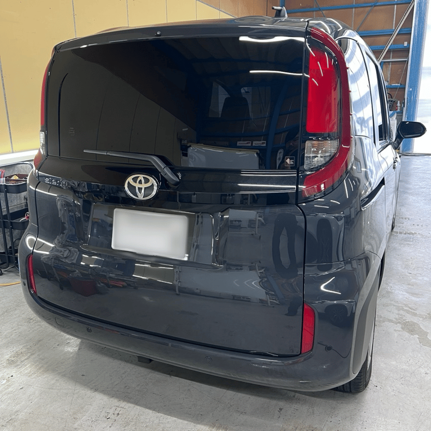 トヨタ　シエンタ　カーフィルム施工　WINCOS　リアガラス　施工後