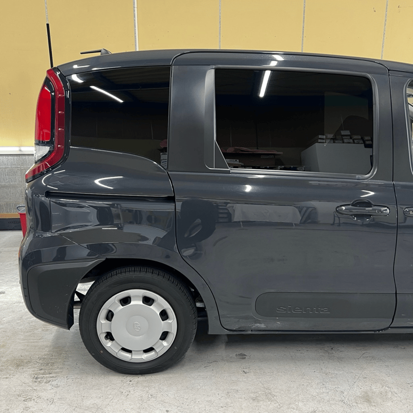 トヨタ　シエンタ　カーフィルム施工　WINCOS　リアサイド　施工後