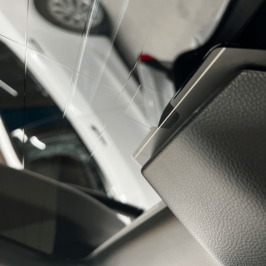 トヨタ　ハリアー　80系　カーフィルム施工　WINCOS Premium series　HCD-03G　デジタルインナーミラー撮影部くり抜き