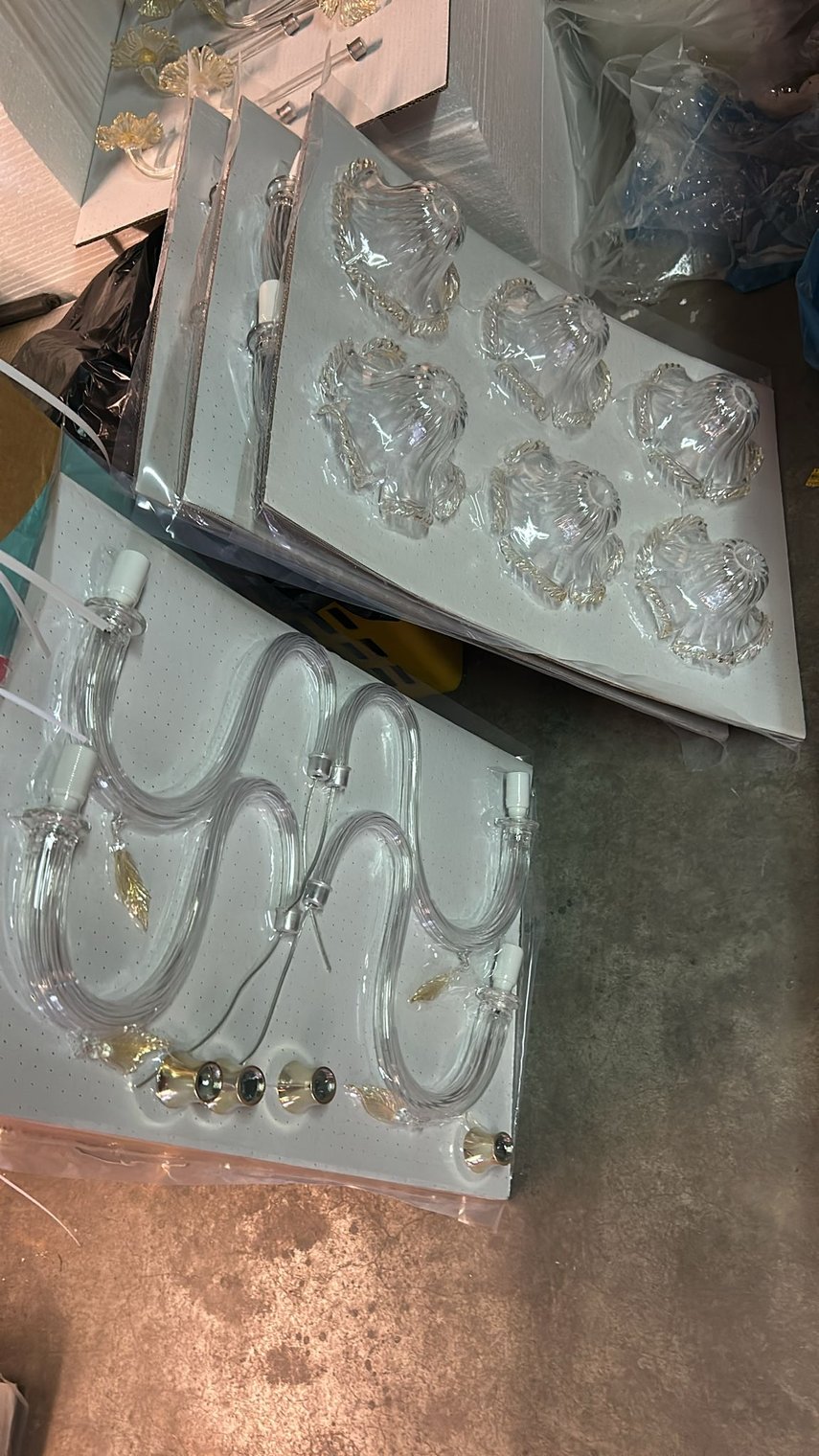 Lampadario-Miss-Beethoven-vetro-Murano-classico-con-decorazioni-floreali-bracci-curvi