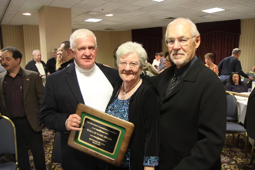 アダム初代社長リチャード・ヘルムステッター氏(右)。左側はリチャード・ブラック夫妻。2009年撮影