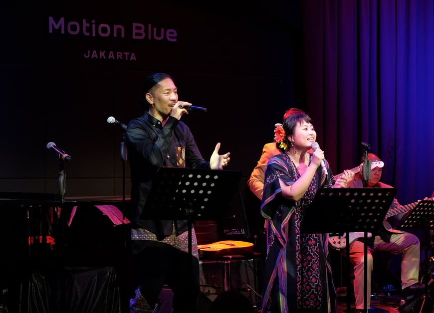 左:加藤ひろあき 右:向香織 撮影:河野真郷