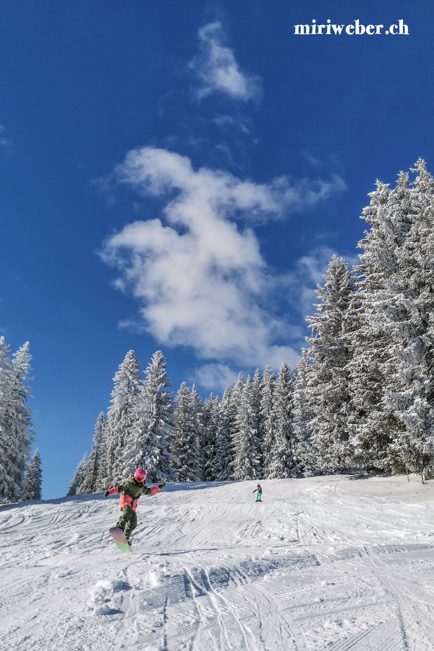 Laax Bergbahnen, Skitickets, Flims, Laax, Falera, Skigebiet, Winterferien, Familien Ferien, Seilbahn, Travel Blog Schweiz, Schweizer Travel Bloggerin, bestes Skigebiet in der Schweiz, Graubünden, Snowboarden, Schweiz, Winter