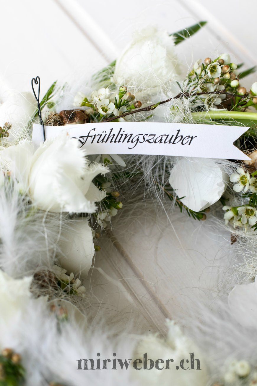 diy blumen kranz, frühling, frühlingskranz, selber machen, diy, blumen, springtime, oster, easter, wreath, floristik, kranz, diy, blog, kreativ, diy bloggerin schweiz, diy blog schweiz