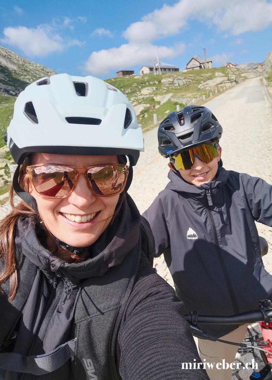 Mit dem Bike die Tremola hinunter, Velo, Tremola, Gotthard, alte Gotthardstrasse, Familie, Velotour, Familien Blog, Schweiz, Tessin, Familienferien