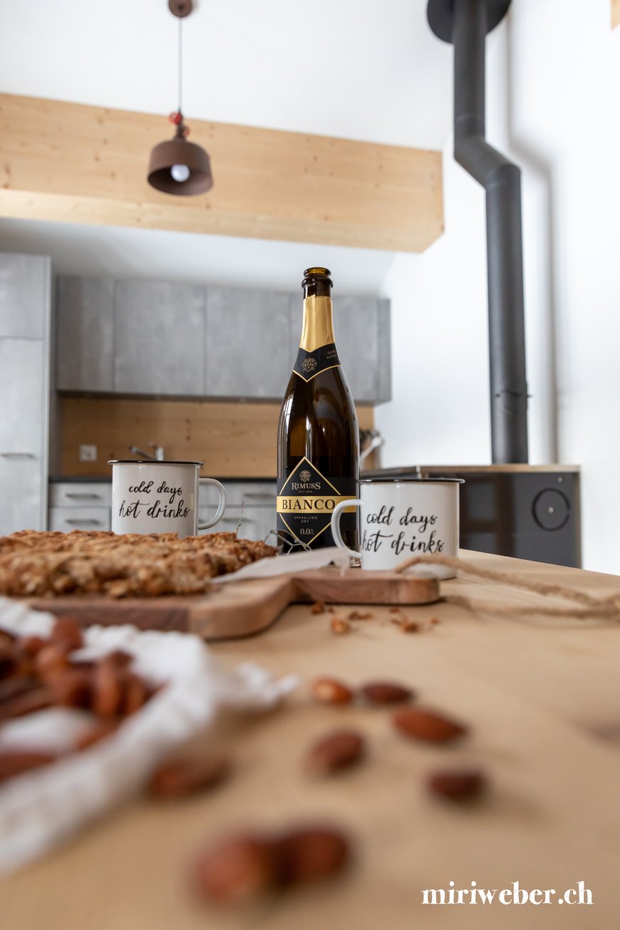 Punsch, Rezept, Heissgetränk, Glühwein, alkoholfrei, gesund, Holundersaft, Drink, Winter Apero, Rimuss, Content Creation Schweiz, Foodblog Schweiz, Schweizer Foodblog