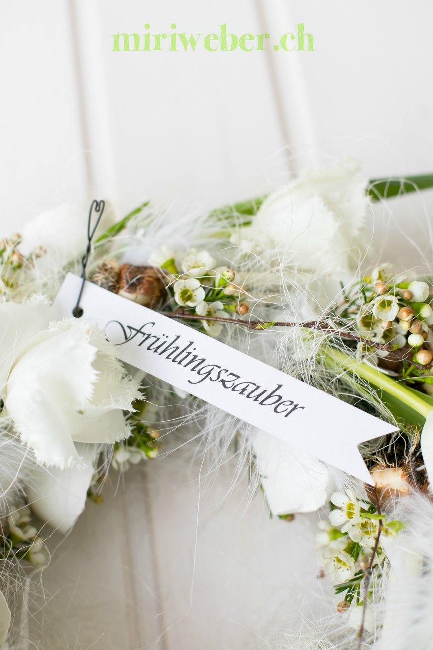 diy blumen kranz, frühling, frühlingskranz, selber machen, diy, blumen, springtime, oster, easter, wreath, floristik, kranz, diy, blog, kreativ, diy bloggerin schweiz, diy blog schweiz