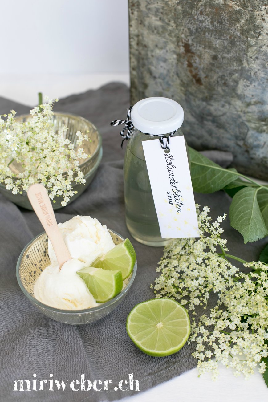 Holunderblüten, Sirup,  Eis, Rezept, Ice Cream, Holunder, Sommer, Glace selber machen, Recipe, Food Blog Schweiz, Eis, mit Eismaschine
