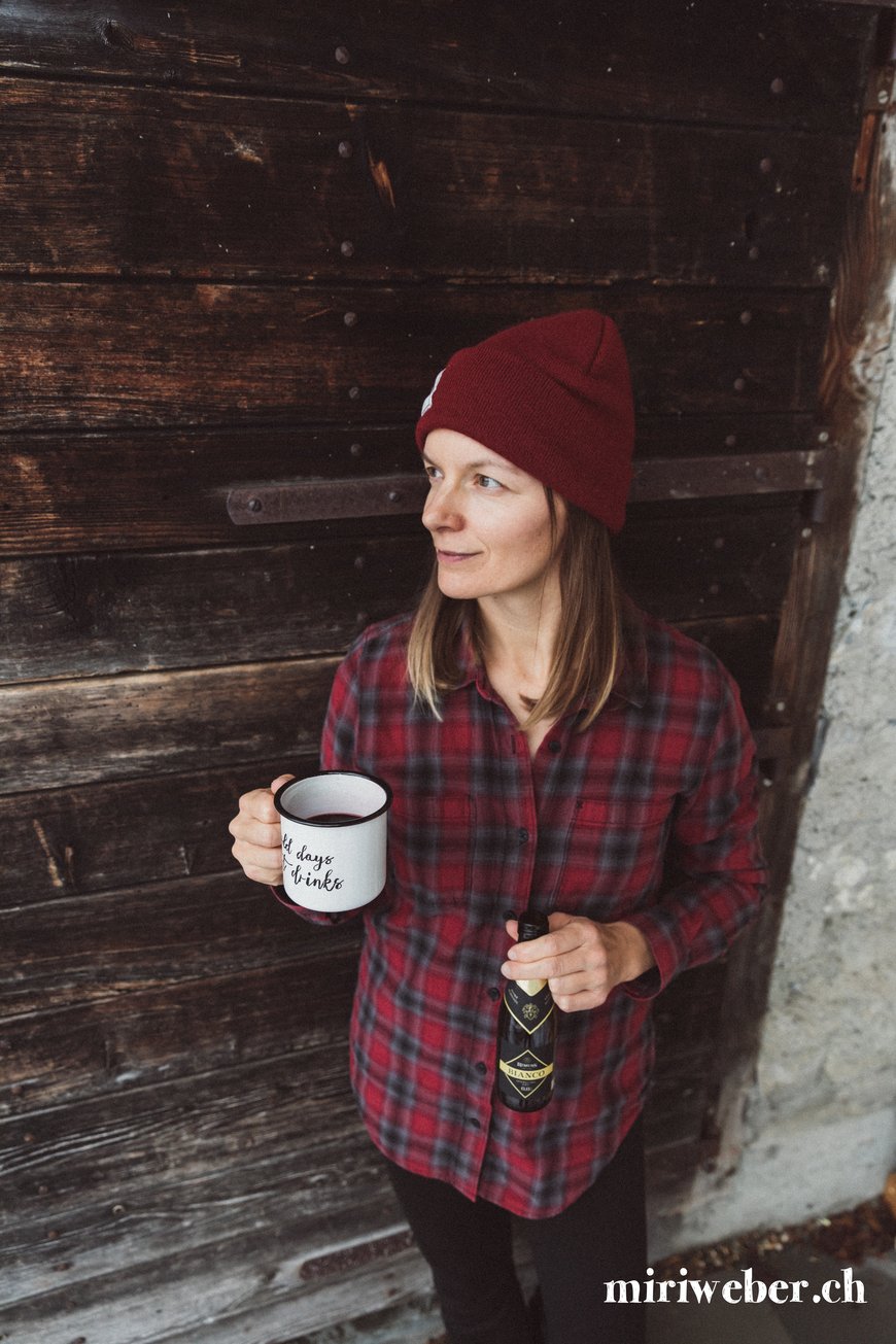 Punsch, Rezept, Heissgetränk, Glühwein, alkoholfrei, gesund, Holundersaft, Drink, Winter Apero, Rimuss, Content Creation Schweiz, Foodblog Schweiz, Schweizer Foodblog