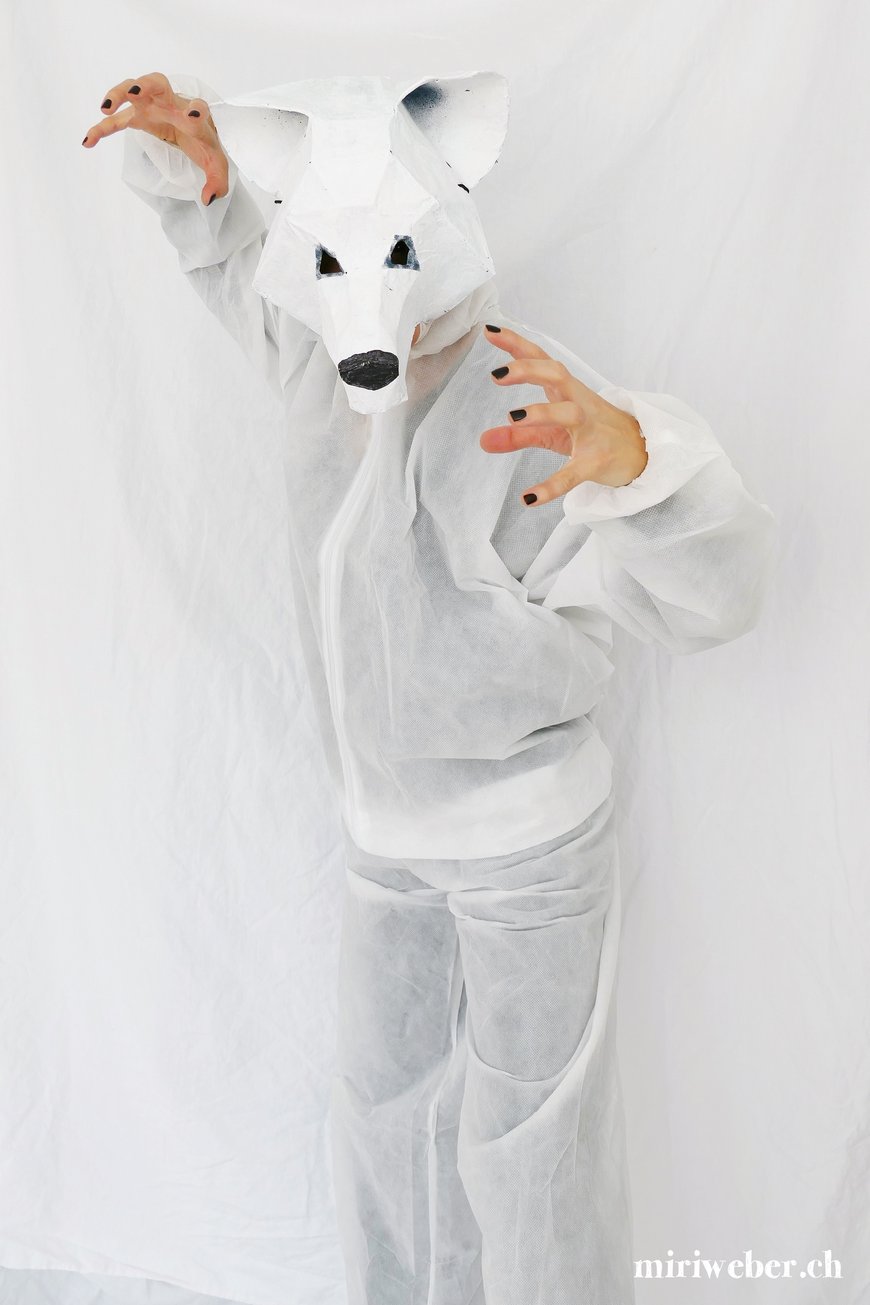 DIY, Maske, Eisbär, Wolf, Wintercroft, selber machen, kreativ, DIY Blog Schweiz, Fasching, Kinder, Kostüm, Papmache, Kleister, Papier, basteln, mit Kindern, Fasching, Fasnacht, Karneval 