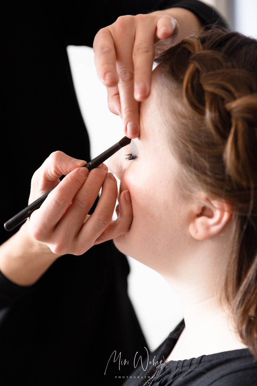 Hochzeitsfotografin, heiraten, Hochzeit, Brautpaar, Hochzeitslocation, Hochzeitsfotograf, Flims, Laax, Falera, Illanz, Braut Make up, Braut Frisur, Hairroom