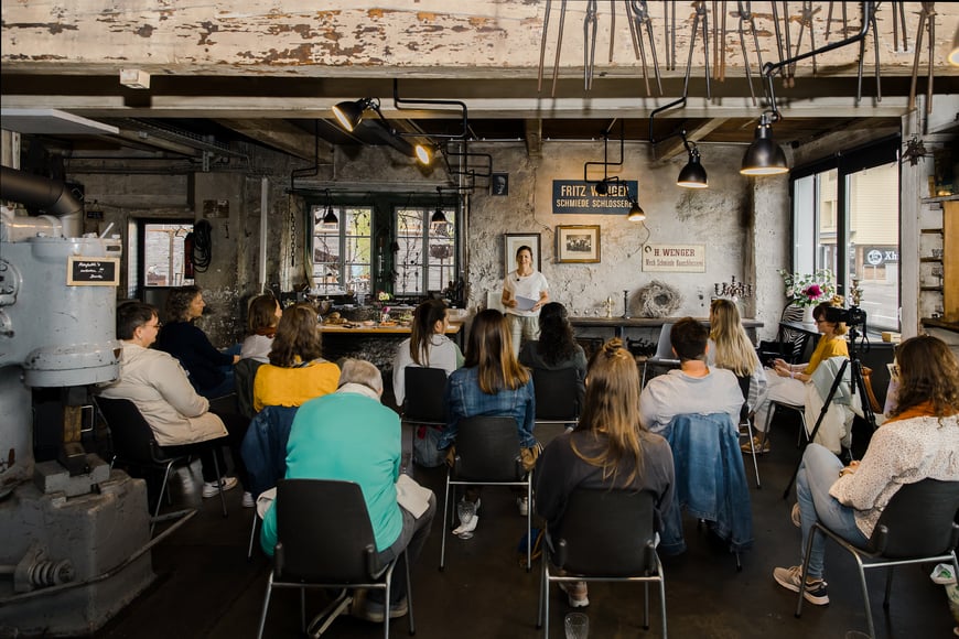 Event, Lesung "Vielleicht kommt es schöner, als du denkst" für den Frauenraum Thun in der Schmitte Gwatt