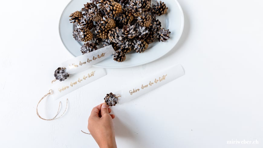 DIY Blog, Tischdekoration, Weihnachten, Naturmaterialien, Dekoration, Christmas, Content Creation, Familienblog Schweiz, famigros, Weihnachtstisch, Dekoration Weihnachtsessen