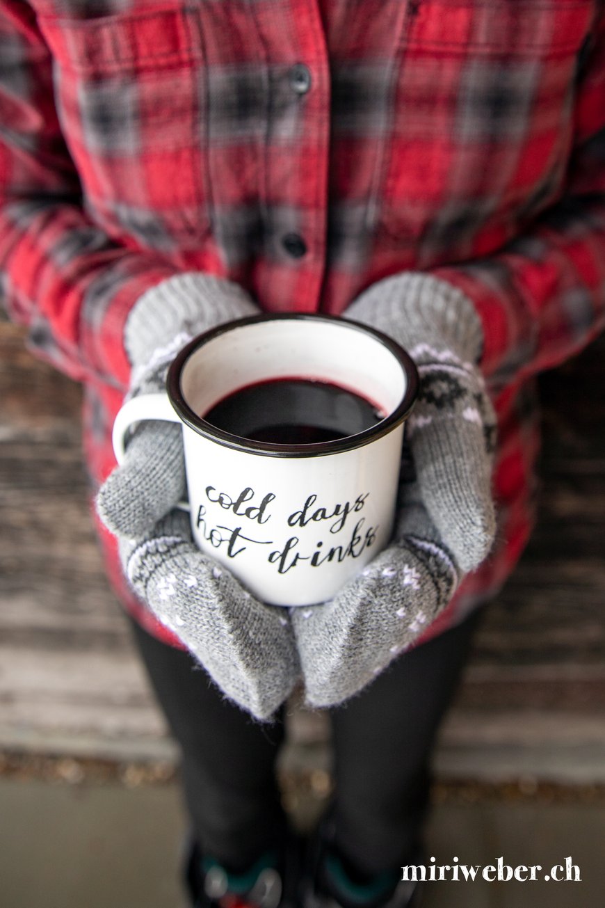 Punsch, Rezept, Heissgetränk, Glühwein, alkoholfrei, gesund, Holundersaft, Drink, Winter Apero, Rimuss, Content Creation Schweiz, Foodblog Schweiz, Schweizer Foodblog