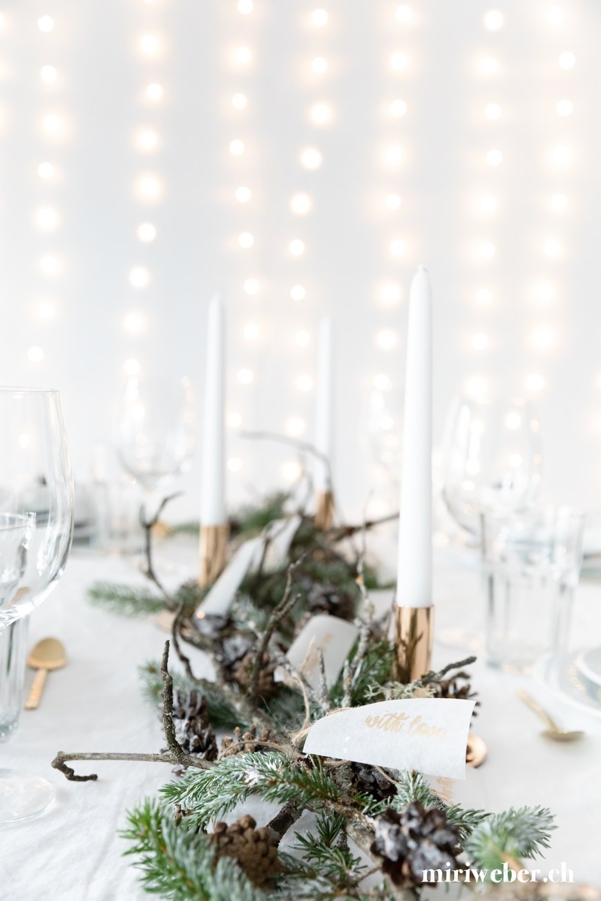 DIY Blog, Tischdekoration, Weihnachten, Naturmaterialien, Dekoration, Christmas, Content Creation, Familienblog Schweiz, famigros, Weihnachtstisch, Dekoration Weihnachtsessen