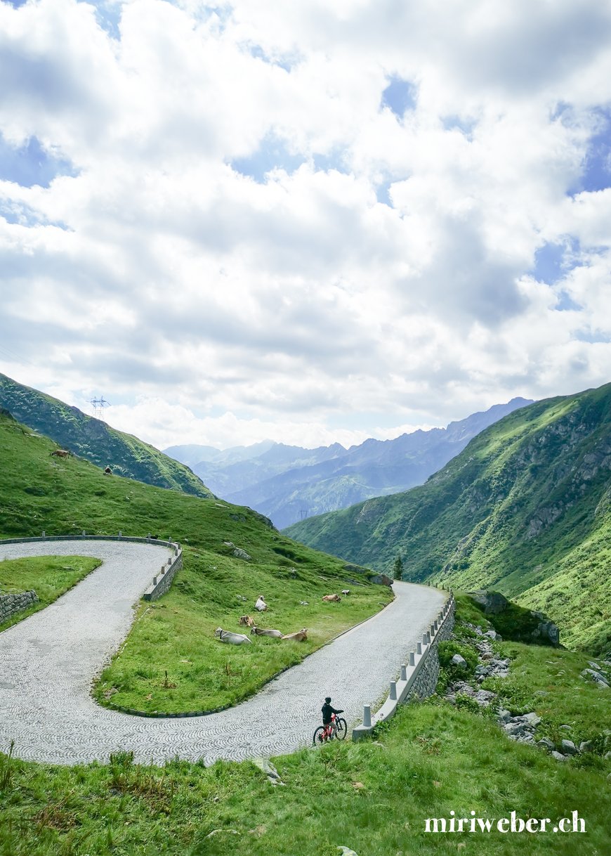 Mit dem Bike die Tremola hinunter, Velo, Tremola, Gotthard, alte Gotthardstrasse, Familie, Velotour, Familien Blog, Schweiz, Tessin, Familienferien