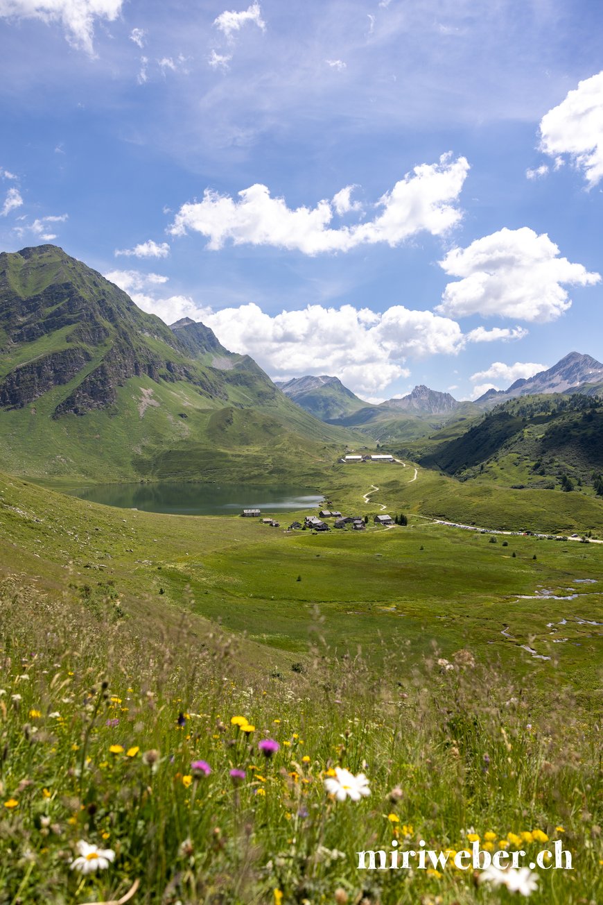Bergsee Tessin, Lago di Tom, Familienwanderung, Wanderung, Lago Ritom, Airolo, Familienblog Schweiz, Cadagno See, Ristoro Taneda, Berghütte Tessin