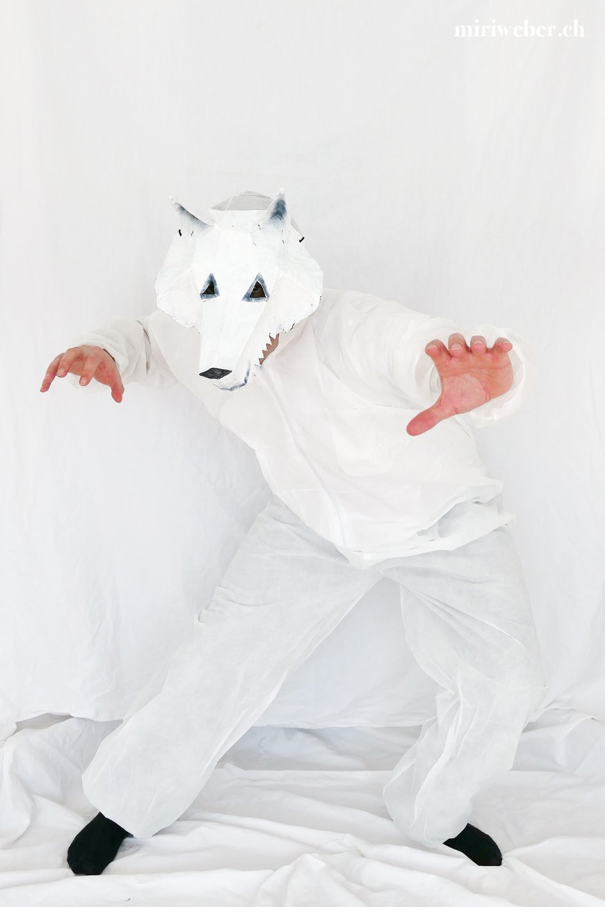 DIY, Maske, Eisbär, Wolf, Wintercroft, selber machen, kreativ, DIY Blog Schweiz, Fasching, Kinder, Kostüm, Papmache, Kleister, Papier, basteln, mit Kindern, Fasching, Fasnacht, Karneval 