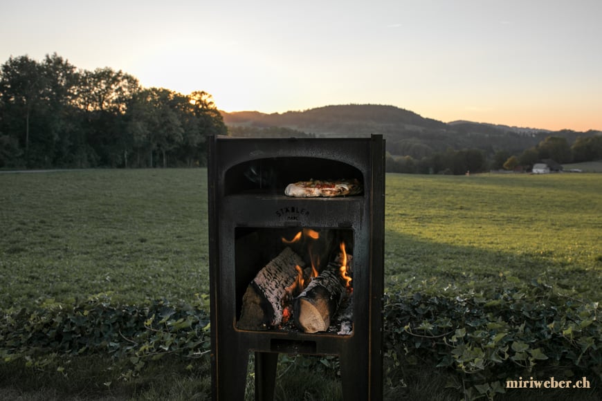 outdoor oven, städler made, pizza ofen, kickstarter, pieter städler, outdoor cooking, holzofen für im garten, kleiner pizza ofen