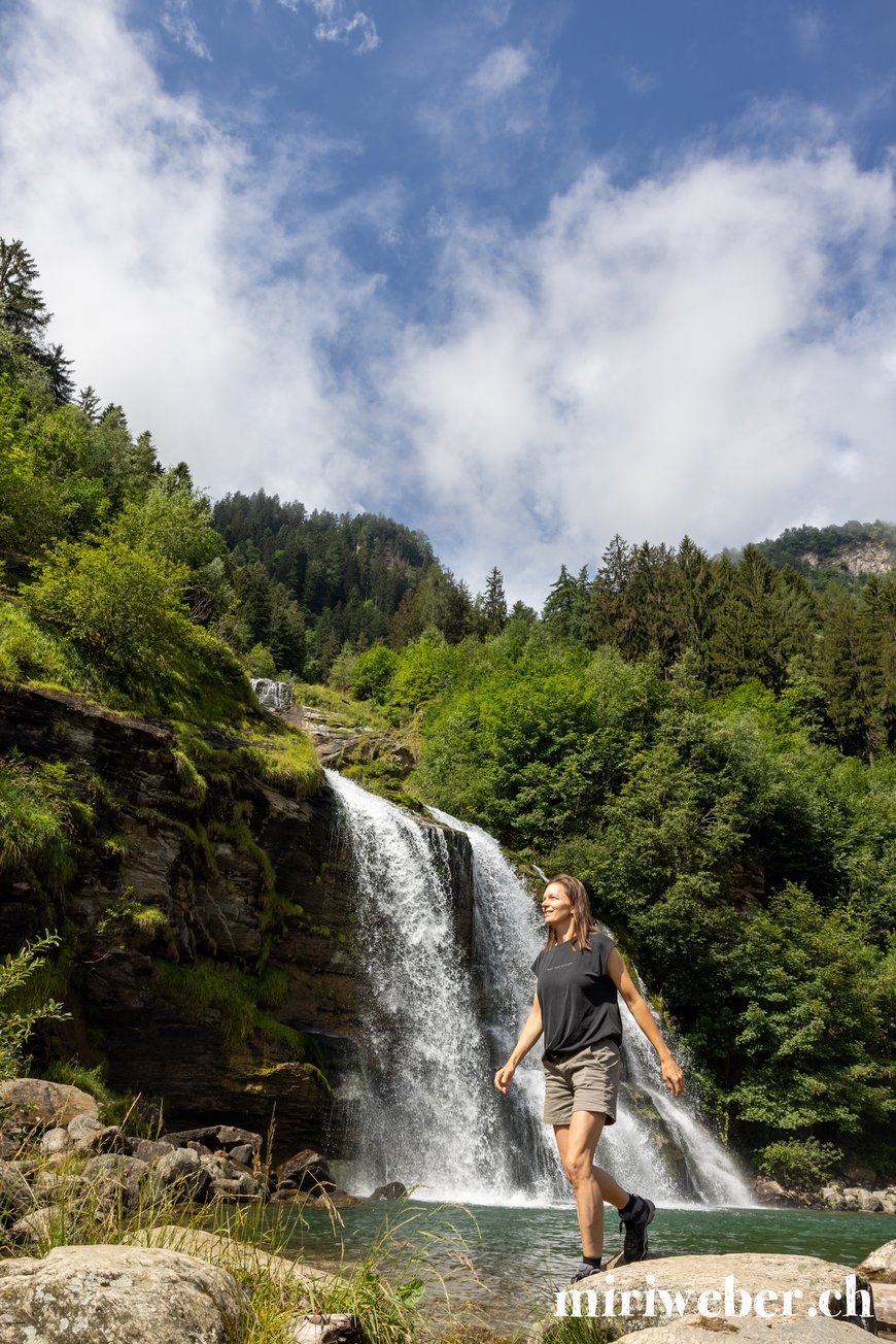 Wasserfall, Tessin, Faido, Familienwanderung, Familienausflug, schöner Wasserfall, Piumogna Wasserfall