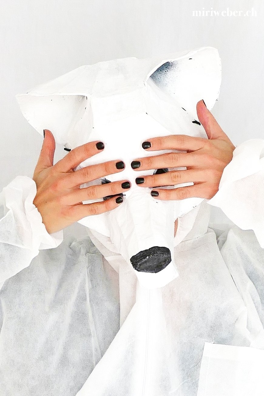 DIY, Maske, Eisbär, Wolf, Wintercroft, selber machen, kreativ, DIY Blog Schweiz, Fasching, Kinder, Kostüm, Papmache, Kleister, Papier, basteln, mit Kindern, Fasching, Fasnacht, Karneval 