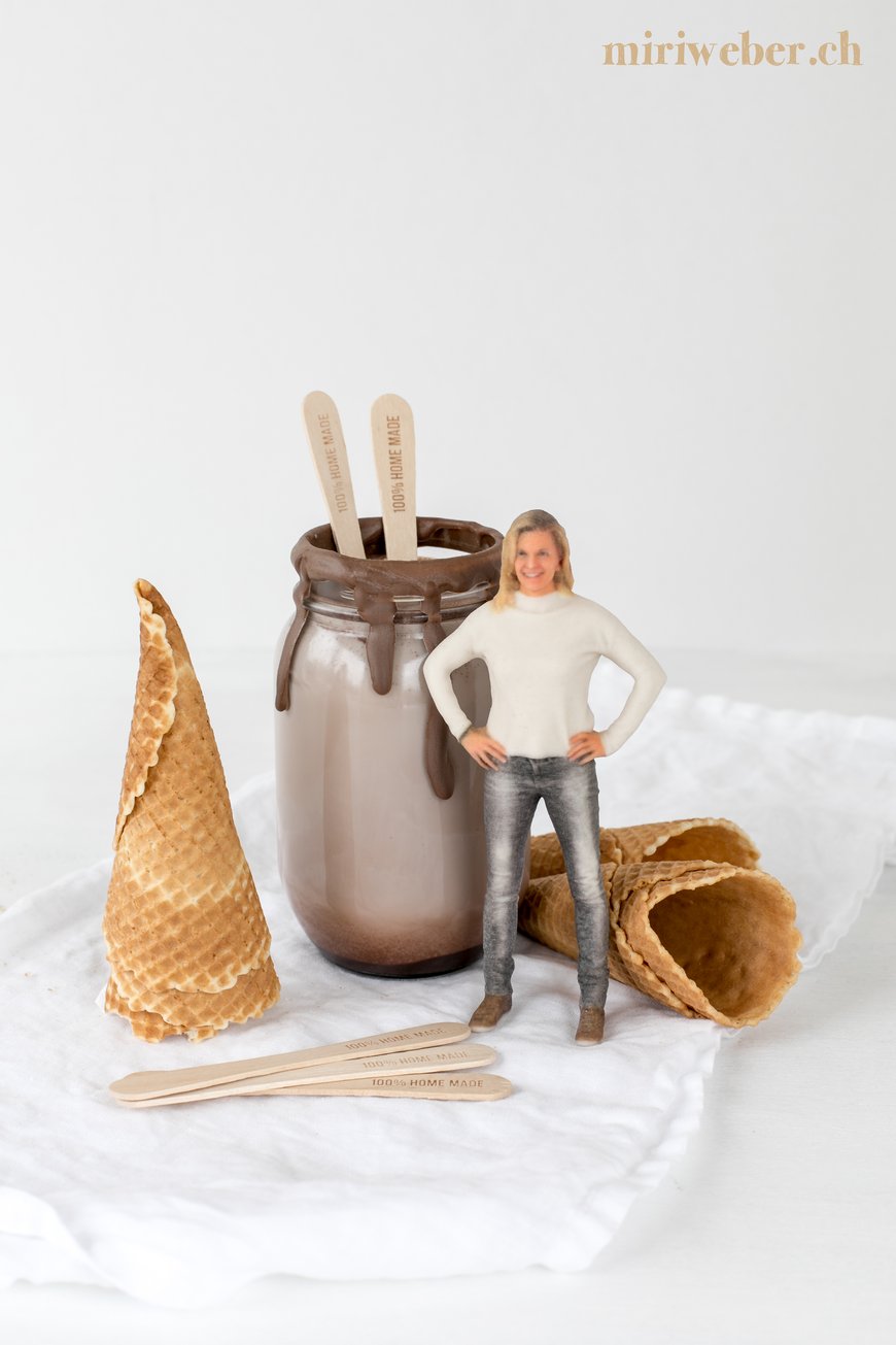 veganes eis, ice cream, gesund, healthy, vegan, schoko, schokolade, emoji food, emoji, ohne glacemaschine,  chocolate, glace, selber machen, recipe, rezept, homemade, food, blog , schweiz, schweizer foodblog, dessert, ostern, schweizer foodbloggerin