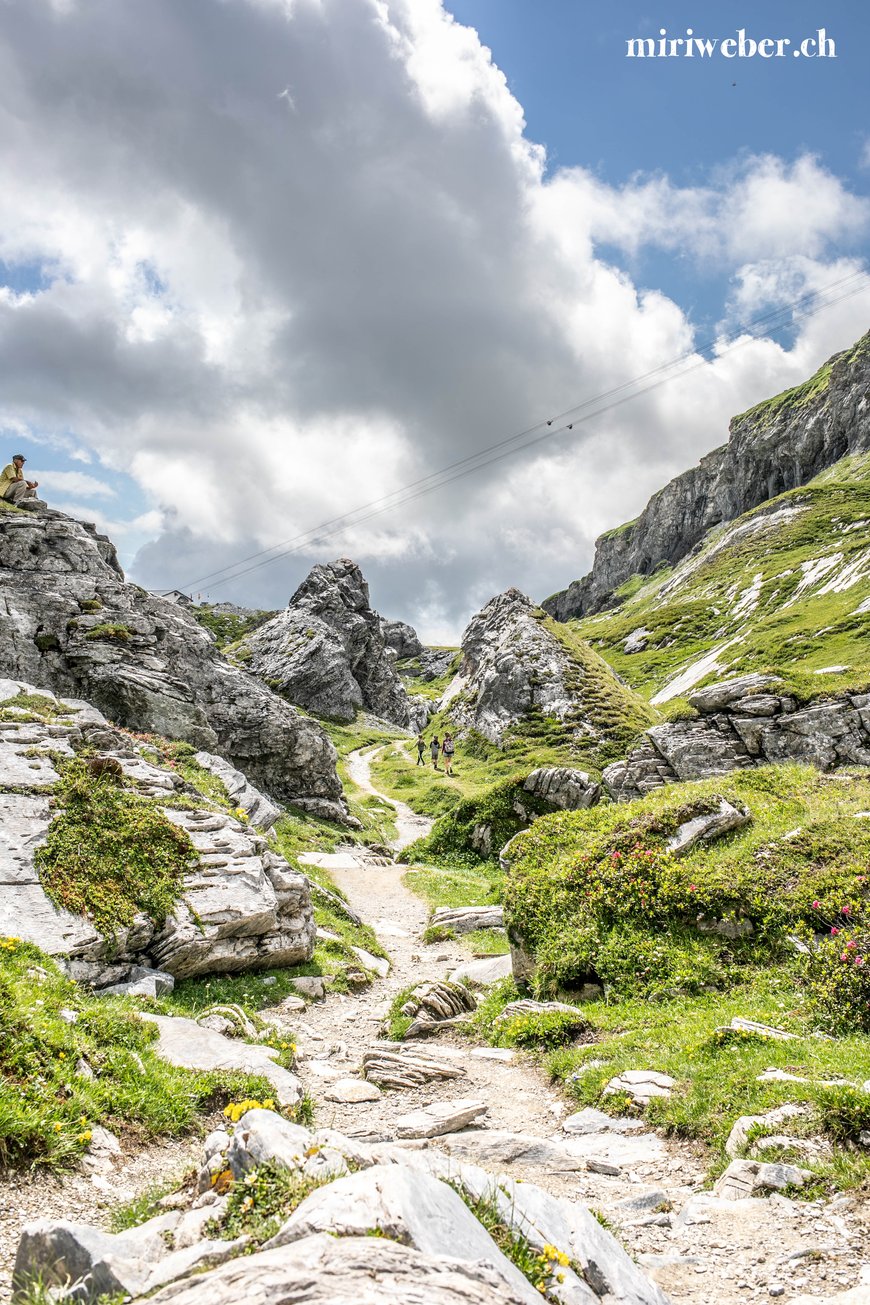 Wanderung Alp Nagens, Naraus, Segnesboden, einfache Wanderung, Familien Wanderung, Wanderung mit Kinder, Wandertipps, Flims, Laax, Falera, Graubünden, Schweiz, Familien Blog, Travel Blog, Tipps für Familien, Tschingelhörner, Unesco Welterbe