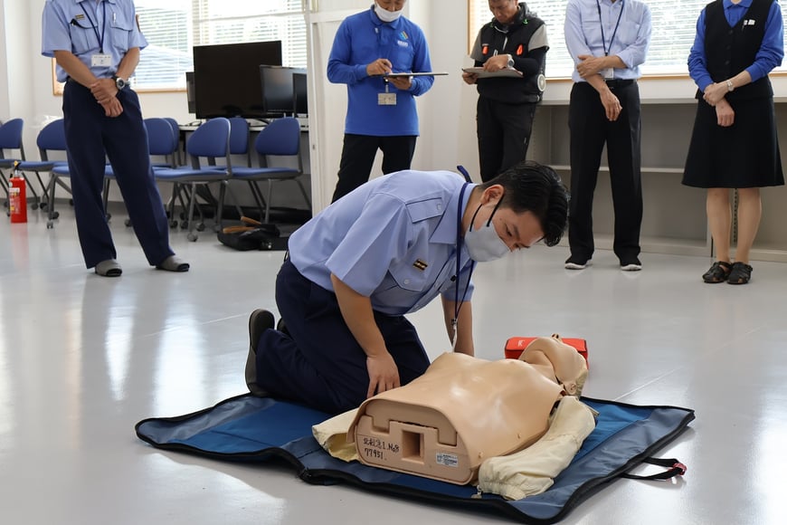 心肺蘇生法の様子