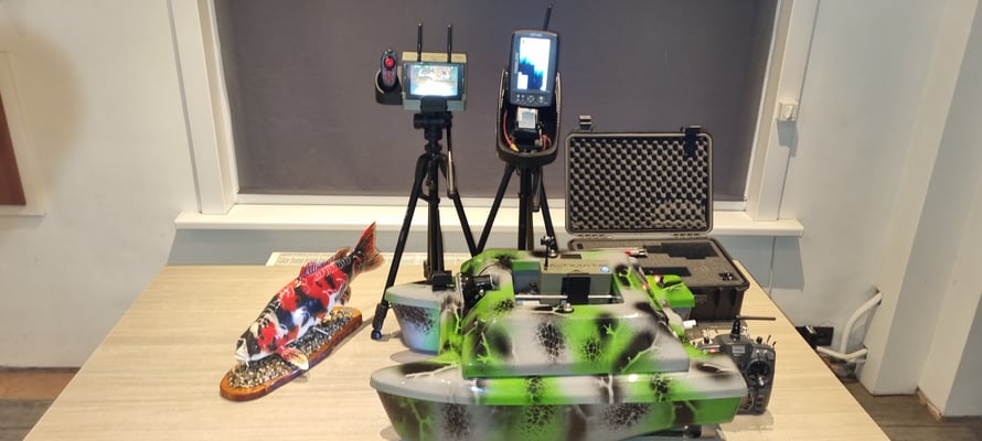 XR310,Toslon XR500,XR500 autopilot. Carp Pilot pro,onderwatercamera,Ultimate Stealth Cam Dubbele,Toslon,TF520,Ultimate Stealth cam,voerboten,baitboats,visvinder,fishfinder,visvinders,Toslon TF740,karper,Raymarine pro5,3DCarps ,voerboot,xr500