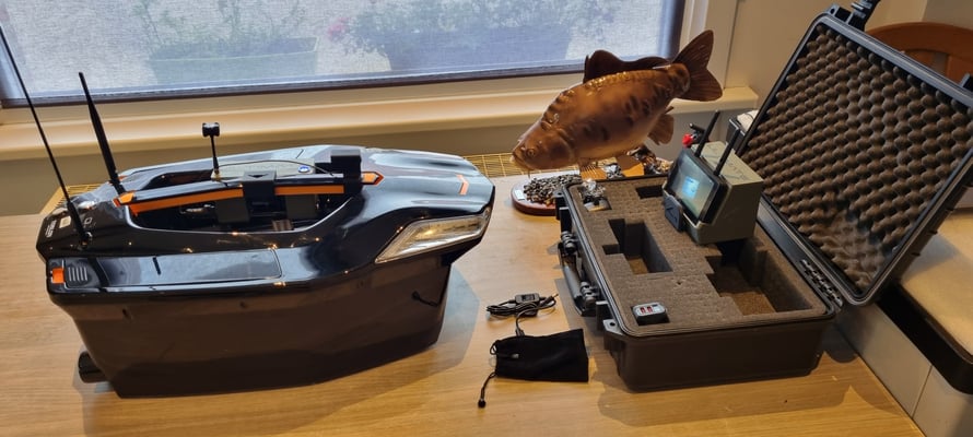 Raymarine pro 5, Carp Pilot pro, onderwatercamera, Ultimate Stealth Cam Dubbele, Ultimate Stealth cam, voerboten, baitboats, visvinder, fishfinder, visvinders, Toslon TF640 , Toslon TF740 , Toslon TF750, karper, 3D Carps , voerboot kopen