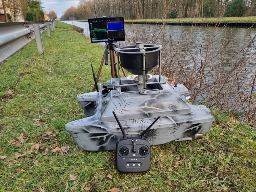 XR310,Toslon XR500,XR500 autopilot. Carp Pilot pro,onderwatercamera,Ultimate Stealth Cam Dubbele,Toslon,TF520,Ultimate Stealth cam,voerboten,baitboats,visvinder,fishfinder,visvinders,Toslon TF740,karper,Raymarine pro5,3DCarps ,voerboot,xr500