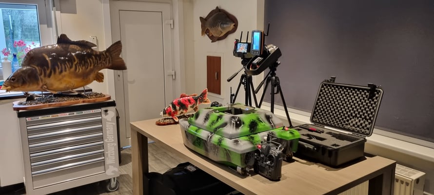 XR310,Toslon XR500,XR500 autopilot. Carp Pilot pro,onderwatercamera,Ultimate Stealth Cam Dubbele,Toslon,TF520,Ultimate Stealth cam,voerboten,baitboats,visvinder,fishfinder,visvinders,Toslon TF740,karper,Raymarine pro5,3DCarps ,voerboot,xr500