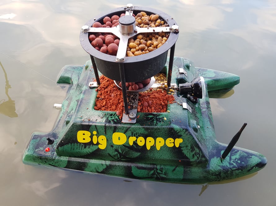  Voerboot - Voerboten - Baitboats - Baitboat- Pulse Bleu - Pulse Red - pulse Black - XR310 Toslon XR500 - autopilot - Carppilot pro - onderwatercamera - Toslon TF520 - visvinder - Fishfinders - visvinders - ToslonTF740 - karpervisser - Raymarine pro5 