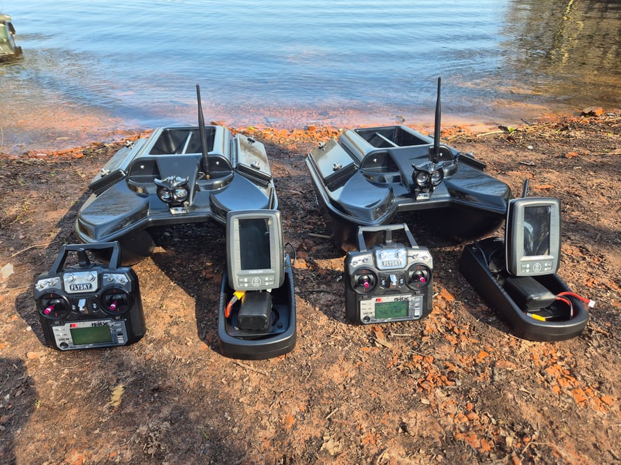 XR310,Toslon XR500,XR500 autopilot. Carp Pilot pro,onderwatercamera,Ultimate Stealth Cam Dubbele,Toslon,TF520,Ultimate Stealth cam,voerboten,baitboats,visvinder,fishfinder,visvinders,Toslon TF740,karper,Raymarine pro5,3DCarps ,voerboot,xr500