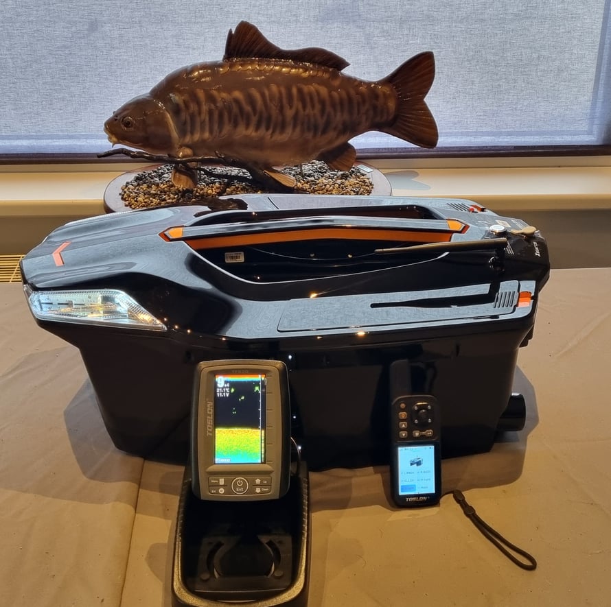  Toslon XR500,XR500 autopilot,XR310, Carp Pilot pro,onderwatercamera,Ultimate Stealth Cam Dubbele,Toslon,TF520,Ultimate Stealth cam,voerboten,baitboats,visvinder,fishfinder,visvinders,Toslon TF740,karper,Raymarine pro5,3DCarps ,voerboot,Toslon xr500, XR50
