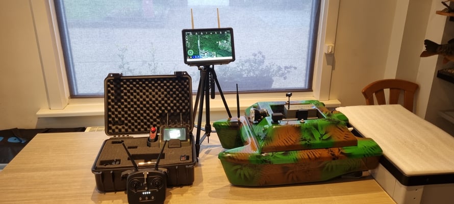 XR310,Toslon XR500,XR500 autopilot. Carp Pilot pro,onderwatercamera,Ultimate Stealth Cam Dubbele,Toslon,TF520,Ultimate Stealth cam,voerboten,baitboats,visvinder,fishfinder,visvinders,Toslon TF740,karper,Raymarine pro5,3DCarps ,voerboot,xr500