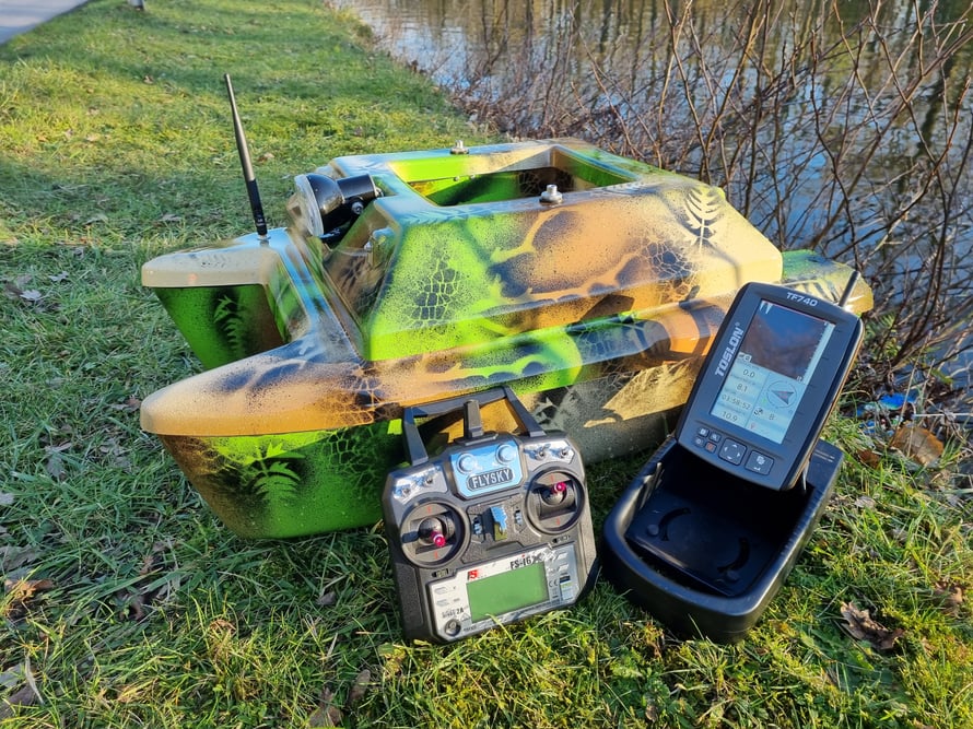 XR310,Toslon XR500,XR500 autopilot. Carp Pilot pro,onderwatercamera,Ultimate Stealth Cam Dubbele,Toslon,TF520,Ultimate Stealth cam,voerboten,baitboats,visvinder,fishfinder,visvinders,Toslon TF740,karper,Raymarine pro5,3DCarps ,voerboot,xr500
