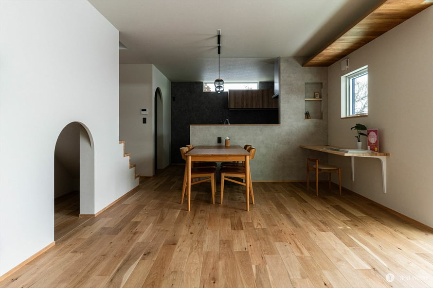 オーク 乱尺 プライウッド オイル塗装 施工例 新潟 andwood アンドウッド スプーンカット 框 1