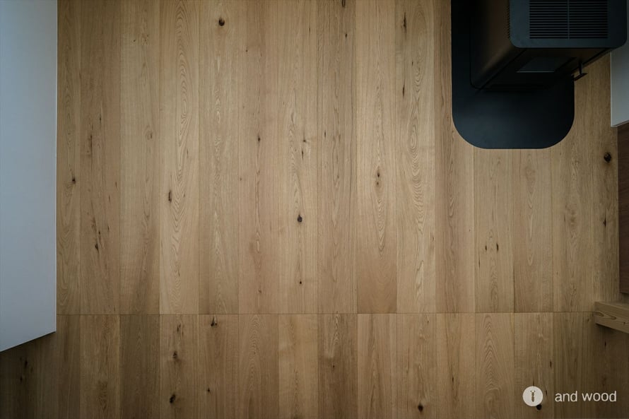 オーク ミズナラ 幅広 節 フローリング スダレ張 アンドウッド andwood 施工例 1