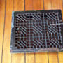 Ancienne grille à plancher avec mécanisme  no. 566
