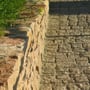 Detail Pflaster und Mauer