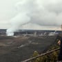 Blick auf den rauchenden Kilauea Krater