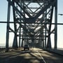 Fahrt über die gebührenpflichtige Brücke von Richmond nach San Rafael (San Francisco Bay).