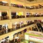 Blick in eines der riesigen Shopping-Center in Kuala Lumpur. Dieses hatte sogar eine Achterbahn durchs Gebäude.