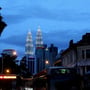 Abendlicher Blick auf die Petronas Towers.