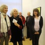 Links die Künstlerin Christiane Vincent-Poppen. In der Mitte Rosemarie Walker. Der Künstler Oleg Breininger ist zur Zeit in Weißrussland und konnte leider bei der Vernissage nicht anwesend sein.